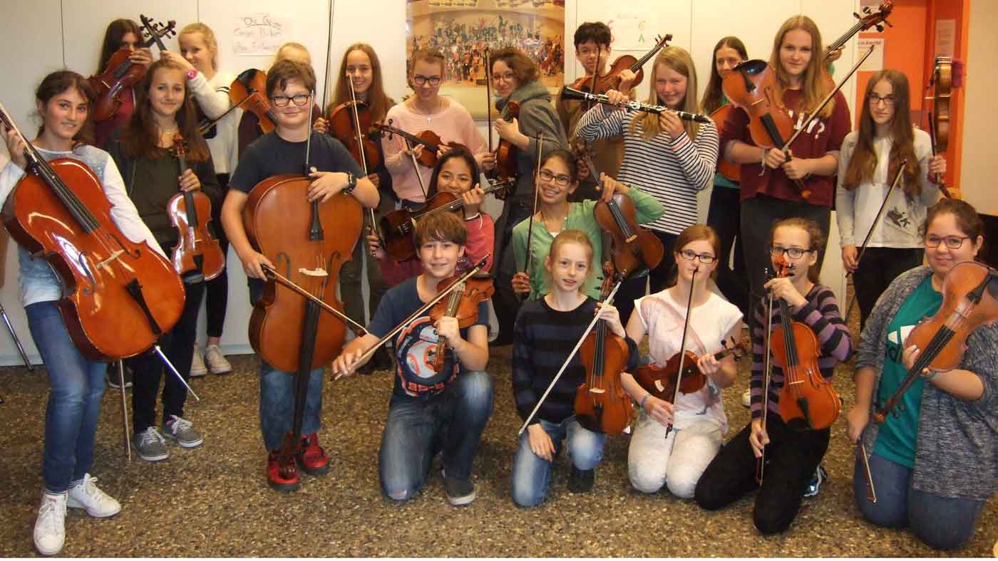 Schülerinnen und Schüler vom Orchester des Philipp-Matthäus-Hahn-Gymnasiums in Leinfelden-Echterdingen